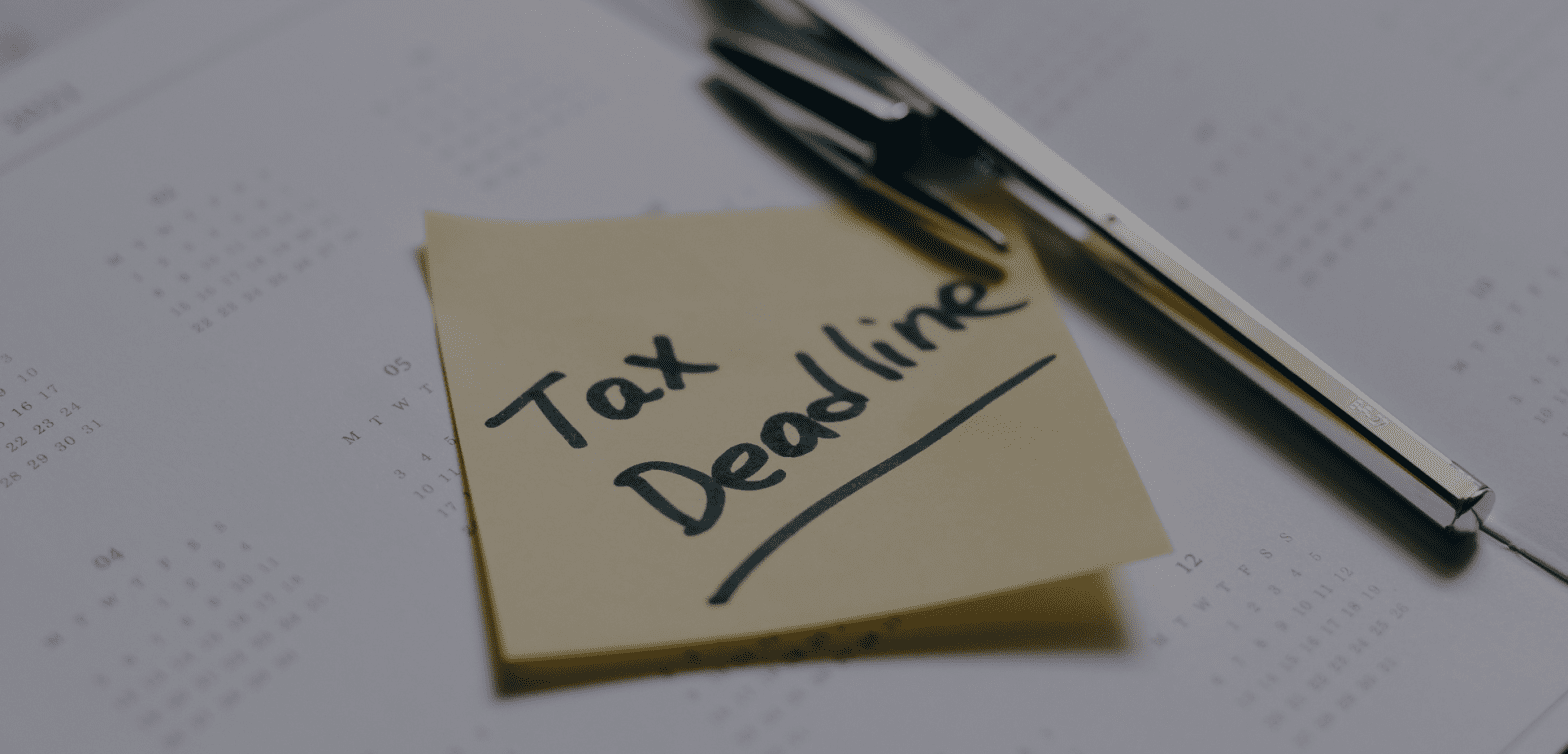 tax deadline on post-it note